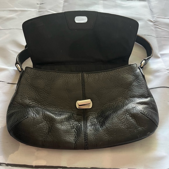 Black Genuine Leather Brooks Brothers Baguette Shoulder Bag with Several Pockets - Picture 16 of 16